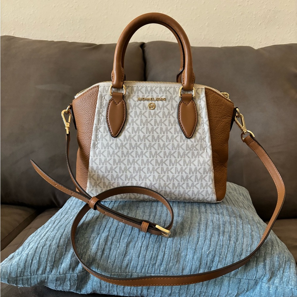 Michael Kors purse acorn and cream color perfectly clean inside no stains